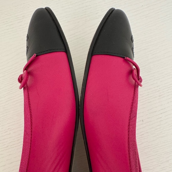 Chanel Hot Pink & Black Leather CC Bow Ballet Flats Size 40.5 Authentic Shoes - Picture 5 of 9